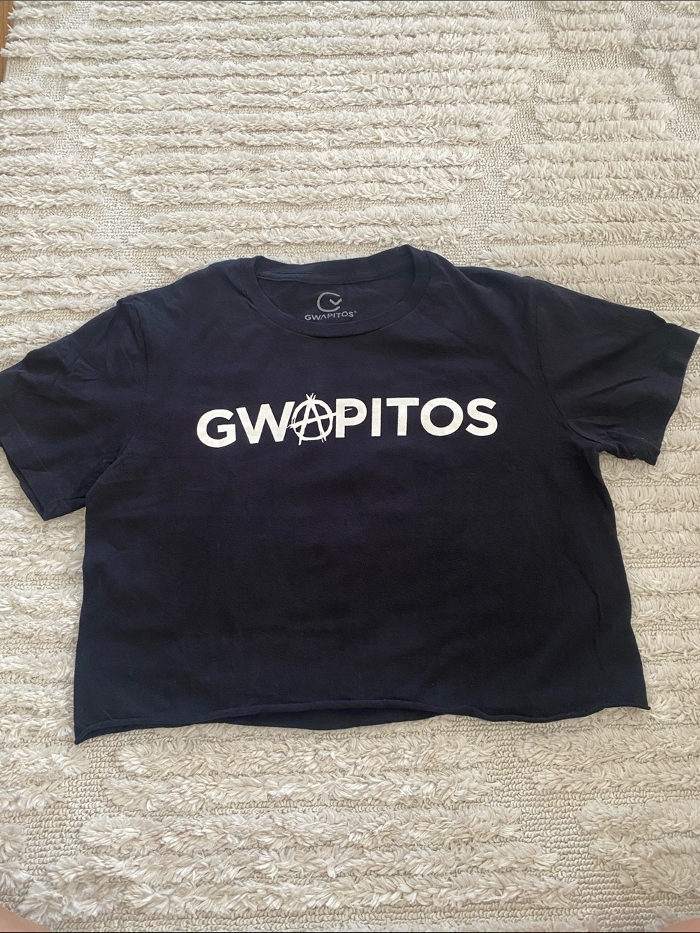 GWAPITOS Surf Black Graphic Crop Tee